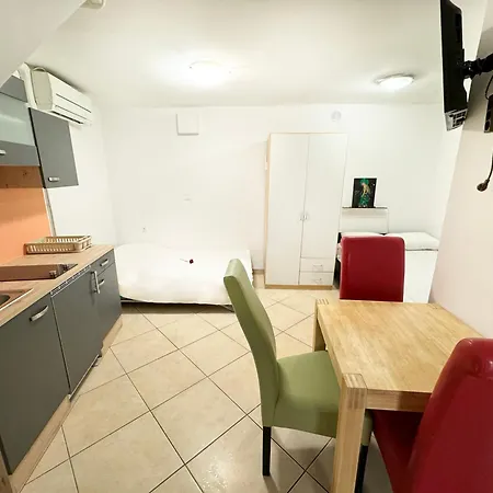 Apartma Piranesa *