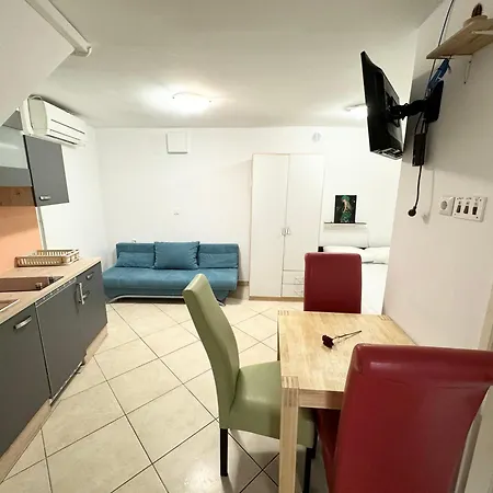 Apartma Piranesa